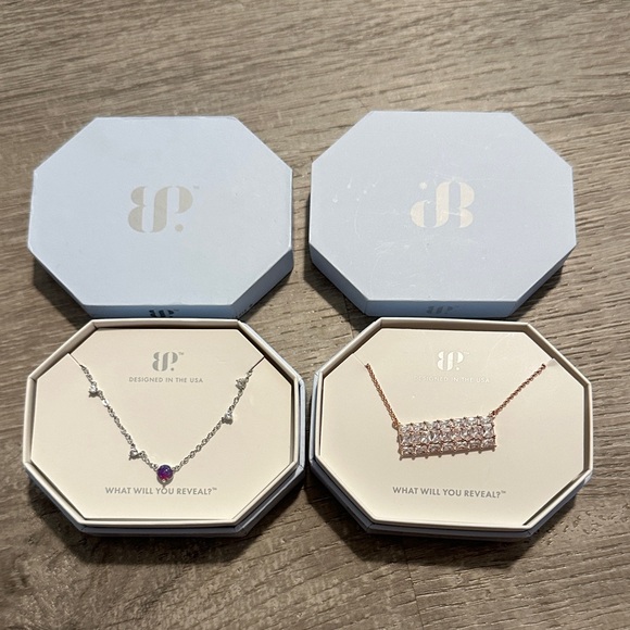 Bomb Party Women’s Set of‎ Seven Pieces of Elegant Necklaces & Rings Size 5 & 6 - Picture 11 of 13